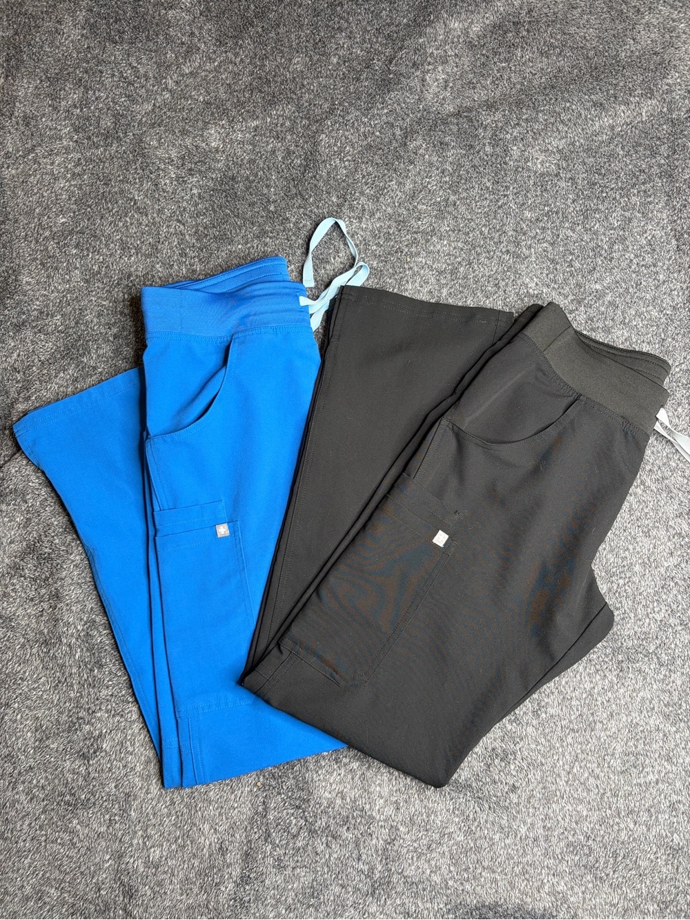 FIGS Kade cargo Scrub pants Two pairs! Size XS